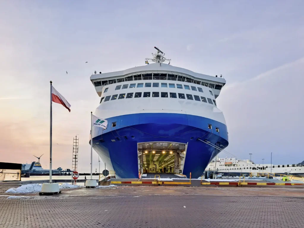 prom-jantar-na-terminalu-promowym-w-swinoujsciu-rezerwacje-promowe-pol-agent Prom Jantar Unity na Terminalu Promowym w Świnoujściu - rezerwacje promowe POL-AGENT